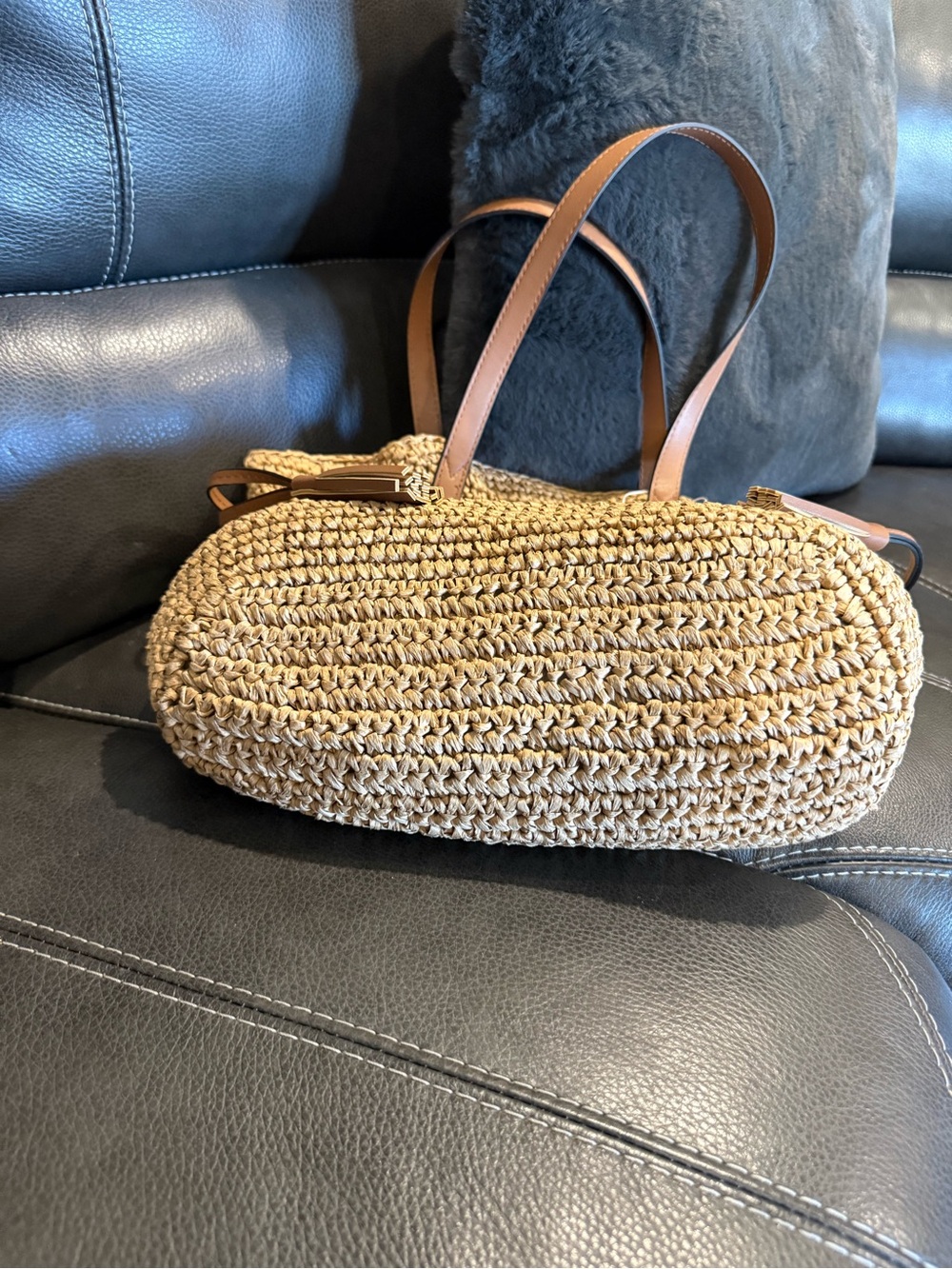 Tommy Bahama Natural Straw Tote with Tan Leather Trim  🤎NWT🤎 - Picture 4 of 7